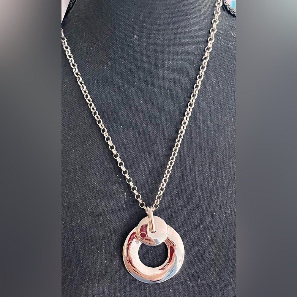 Christopher & Banks Silver Donut Circle Geometric Statement Pendant Necklace 20”